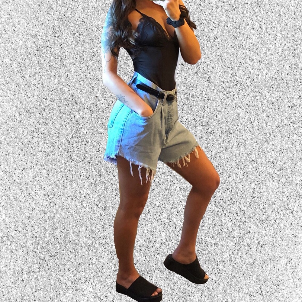 vintage high waist cut offs 👖✂️
